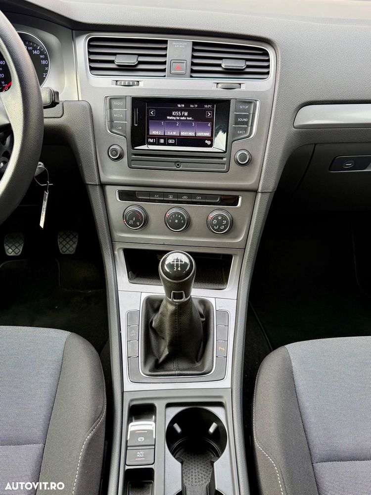 Volkswagen Golf 1.6 TDI BlueMotion Technology Trendline - 28