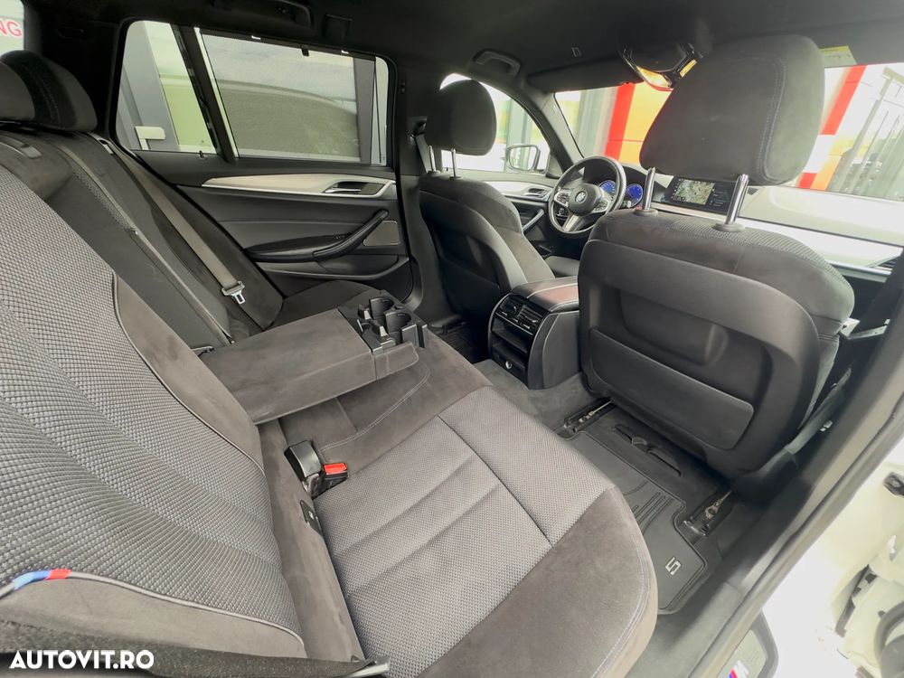 BMW Seria 5 530d xDrive AT - 27