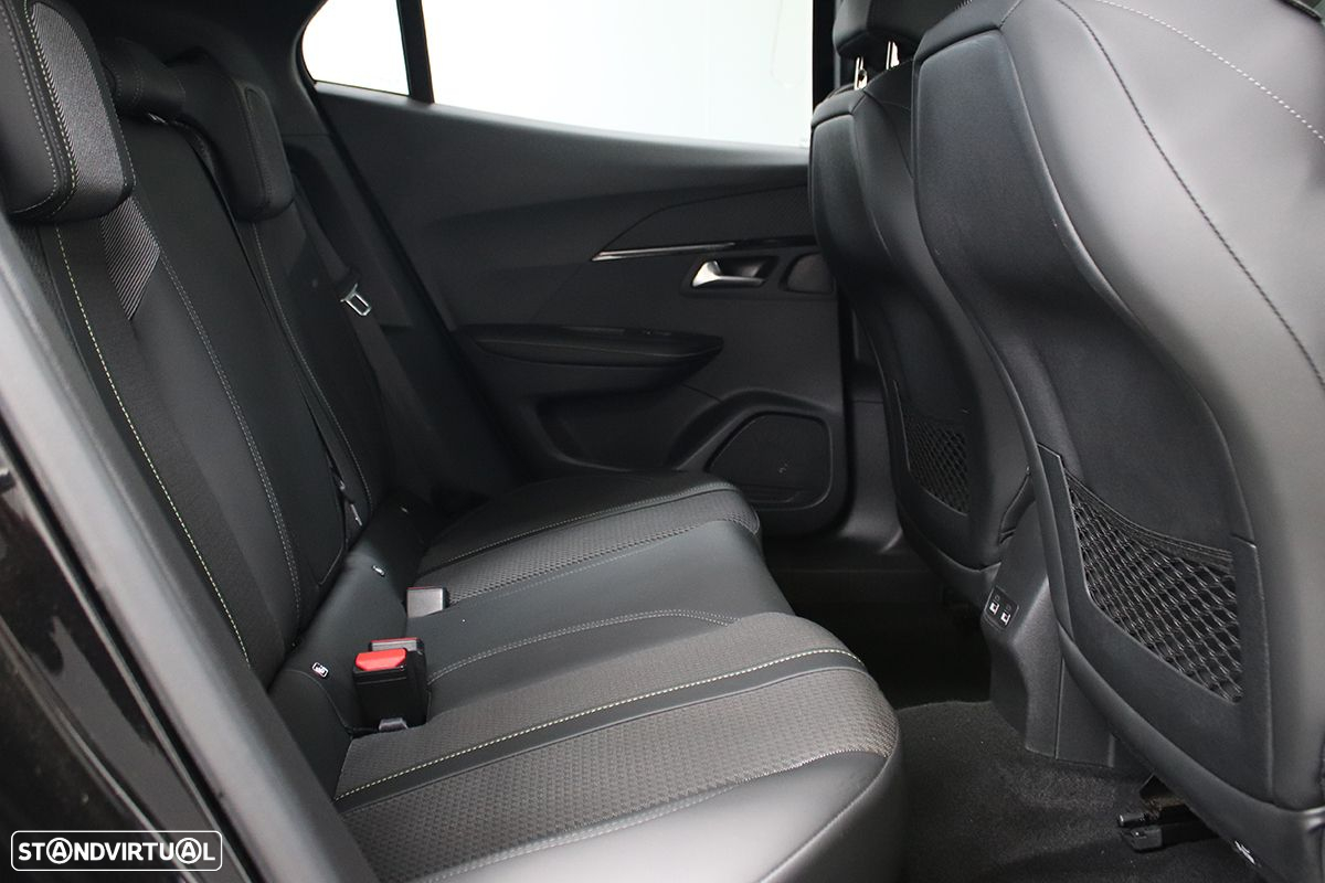 Peugeot e-2008 50 kWh GT - 21