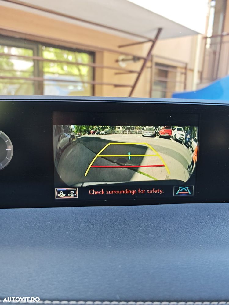 Lexus UX 250h Business Edition - 22