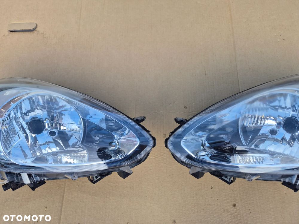 Fiat Punto EVO komplet reflektorów.Valeo.EU - 2