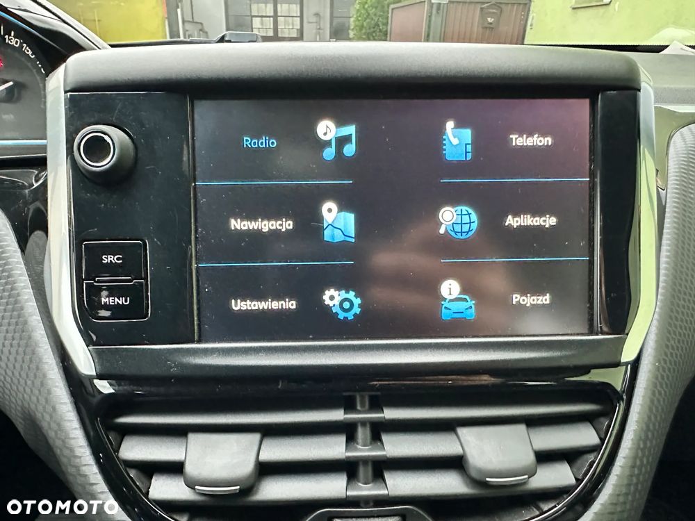 Peugeot 2008 1.2 Pure Tech GPF Allure S&S EAT6 - 24