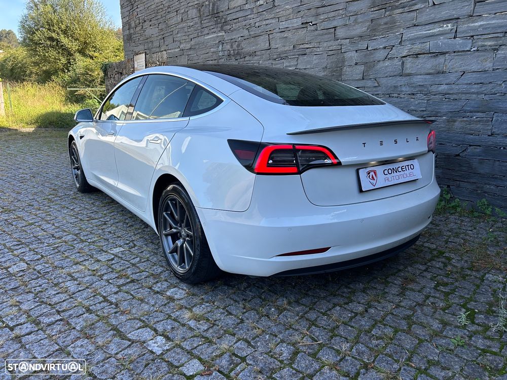 Tesla Model 3 - 6