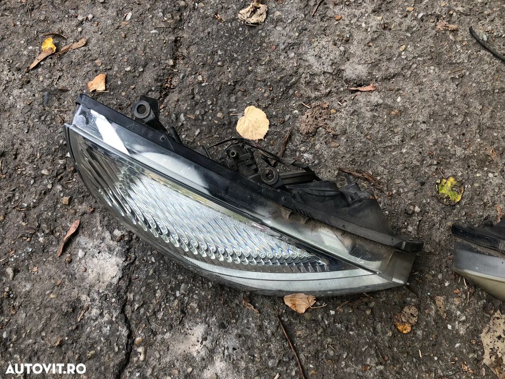 Far stanga/Far dreapta Renault Scenic 2005 halogen - 8