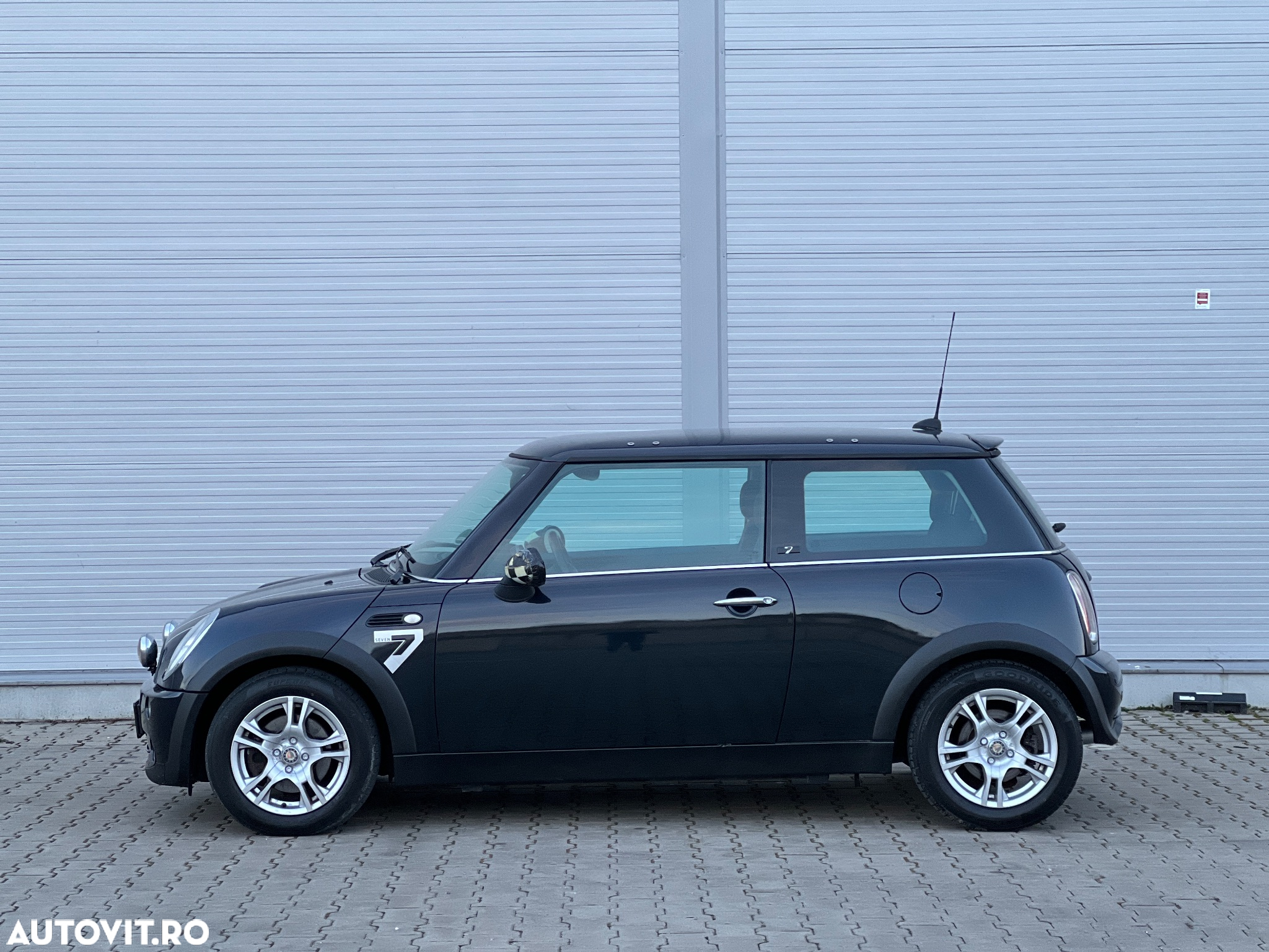 Mini Cooper One - 4