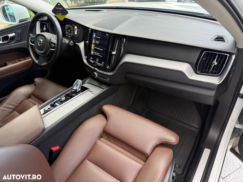 Volvo XC 60 B4 MHEV AWD Inscription - 18