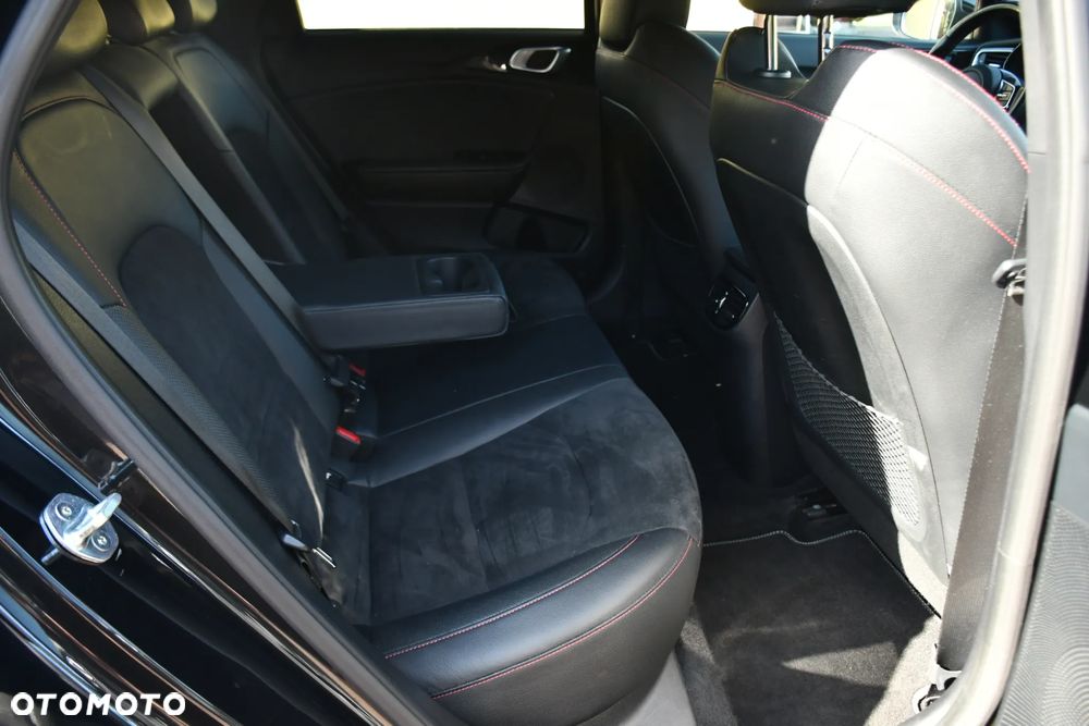 Kia ProCeed - 25