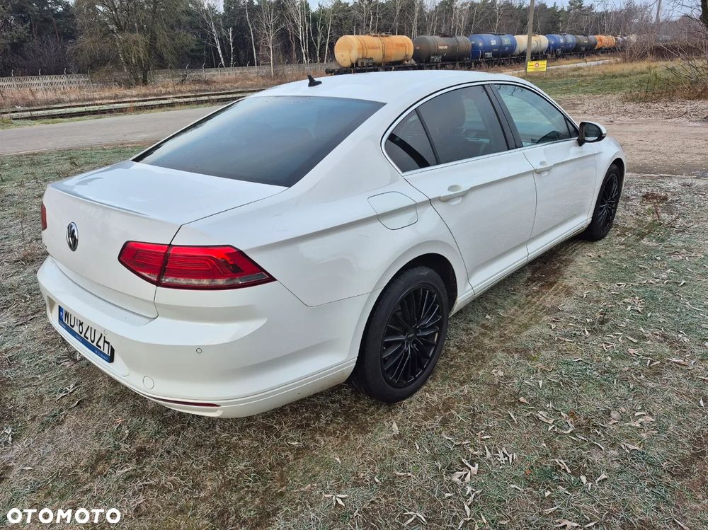 Volkswagen Passat 2.0 TDI SCR Comfortline - 4