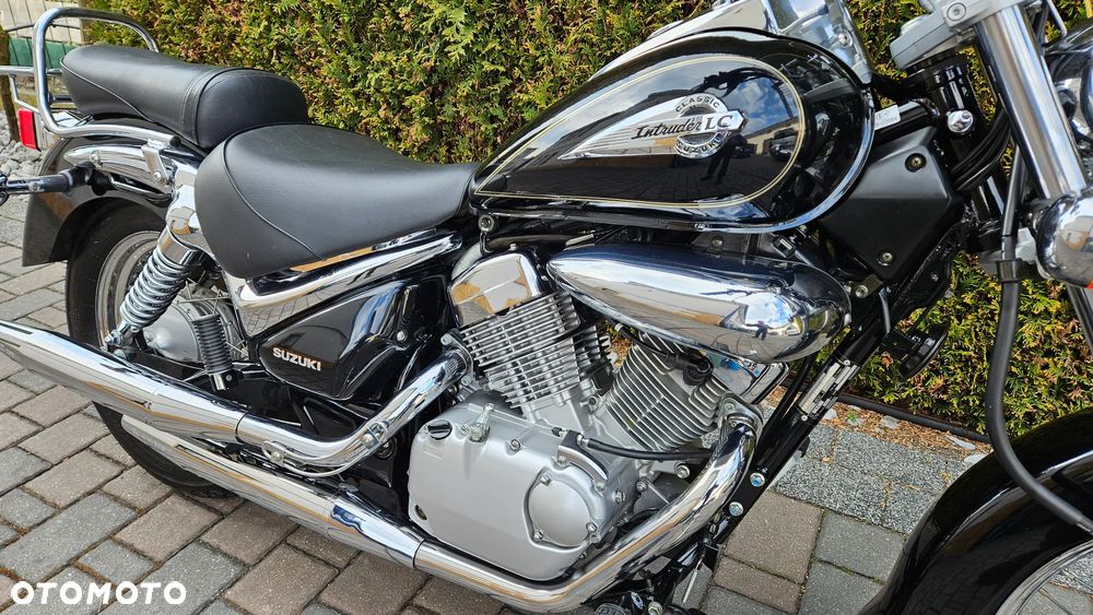 Suzuki Intruder - 2