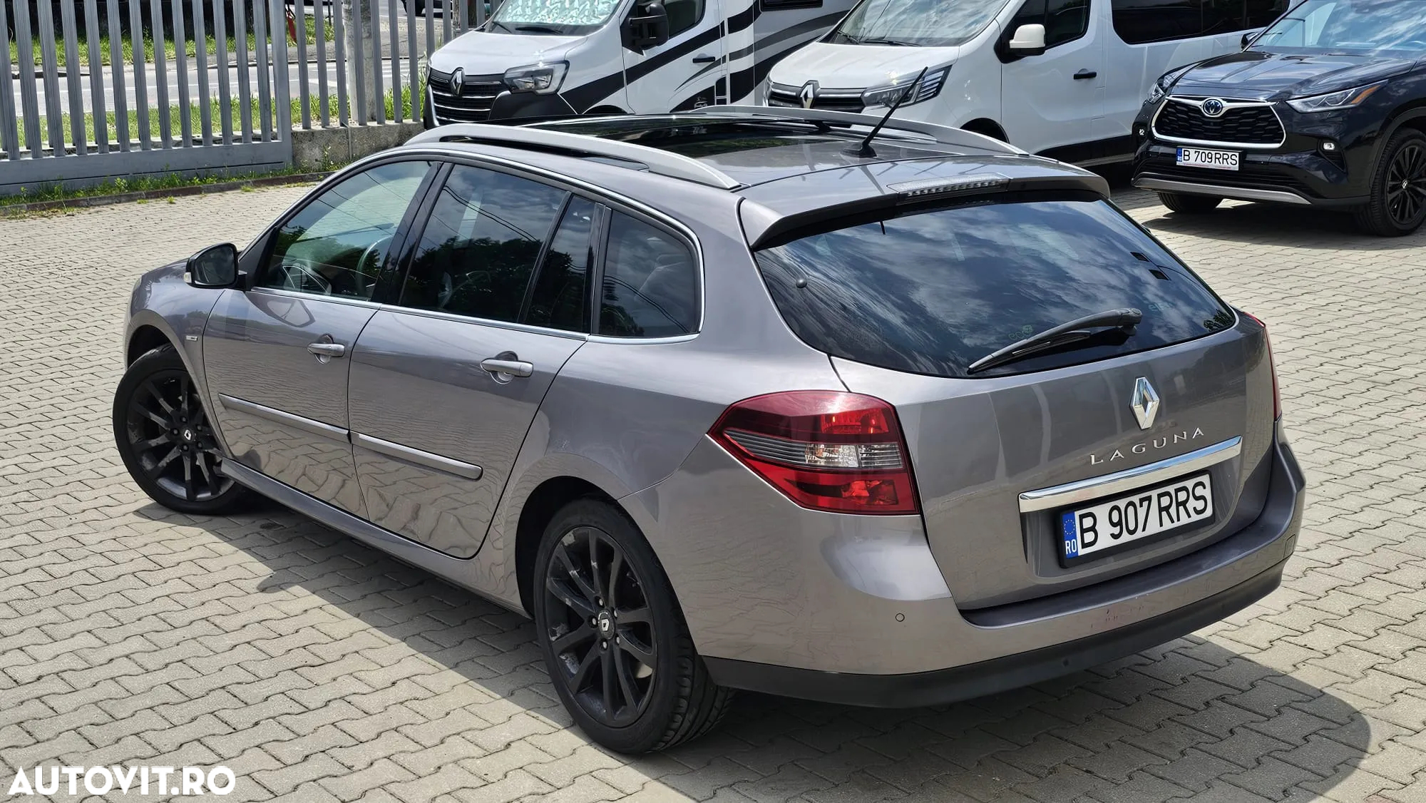 Renault Laguna dCi 110 FAP Bose Edition - 4