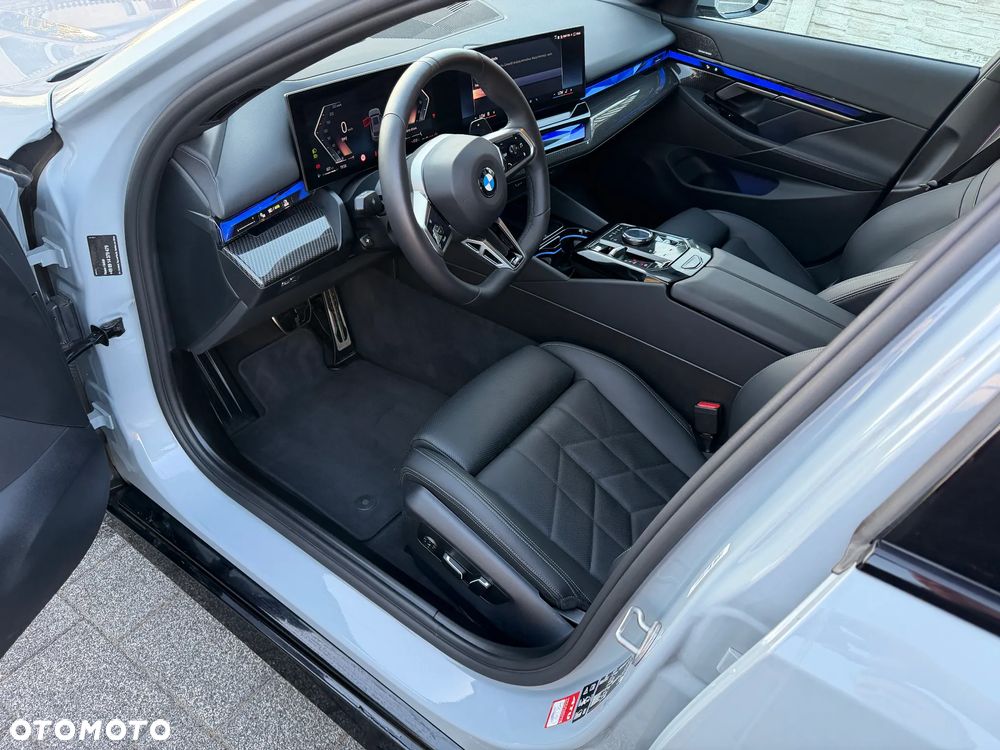 BMW Seria 5 540d xDrive mHEV M Sport - 14