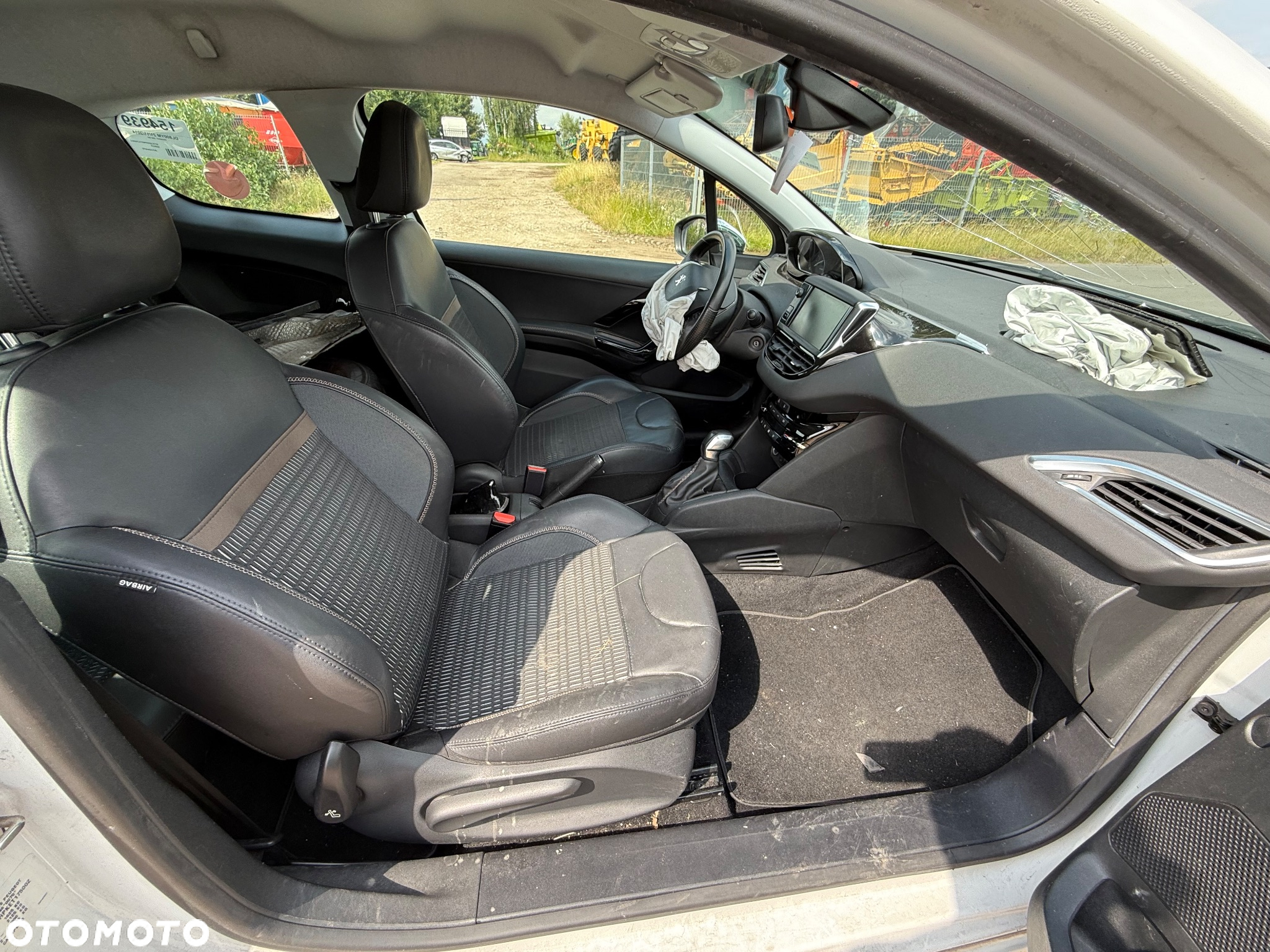 Peugeot 208 e-HDi 92 Stop&Start Allure - 12