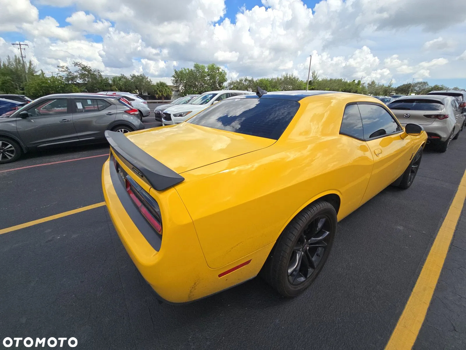 Dodge Challenger - 4