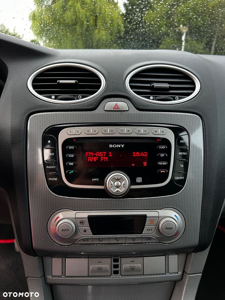 Ford Focus 1.6 Titanium - 25