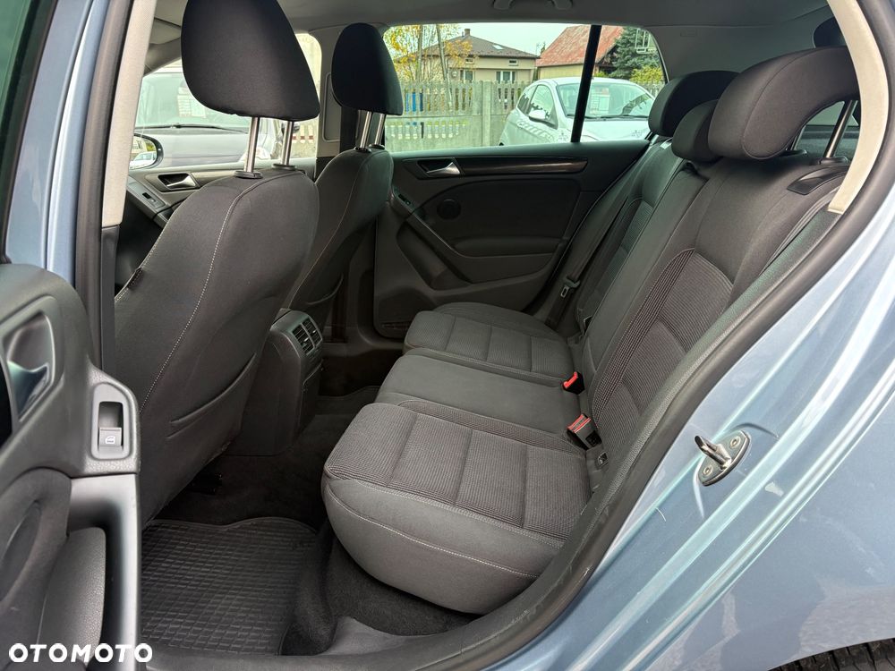 Volkswagen Golf - 25