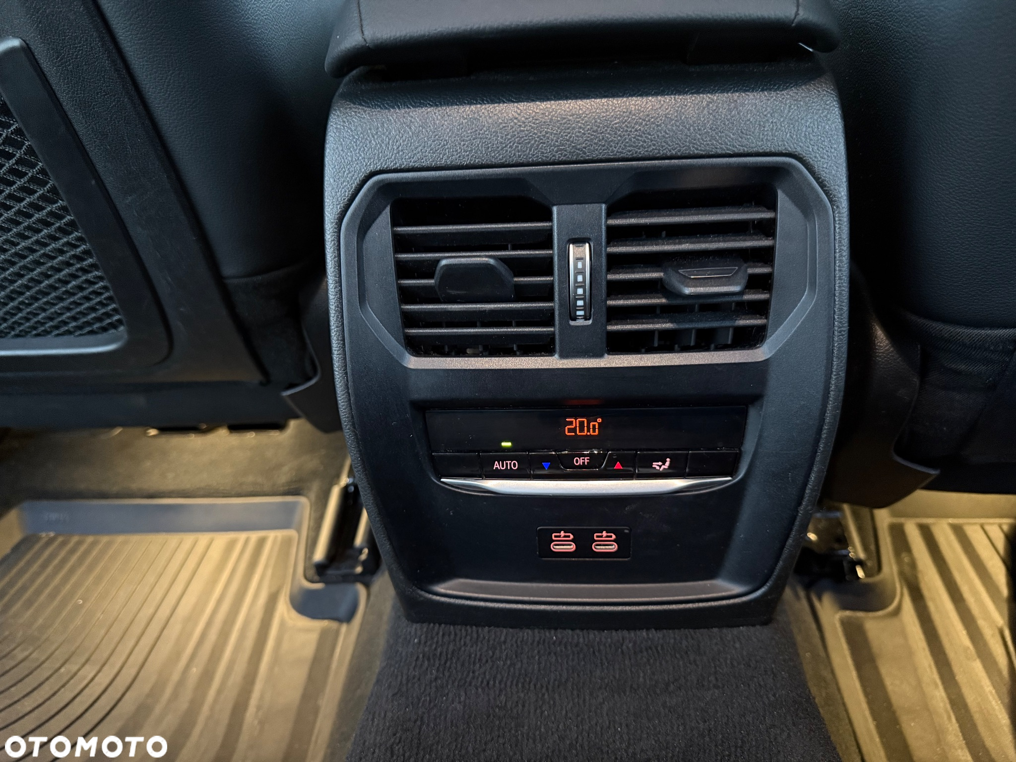 BMW Seria 3 320i xDrive - 14