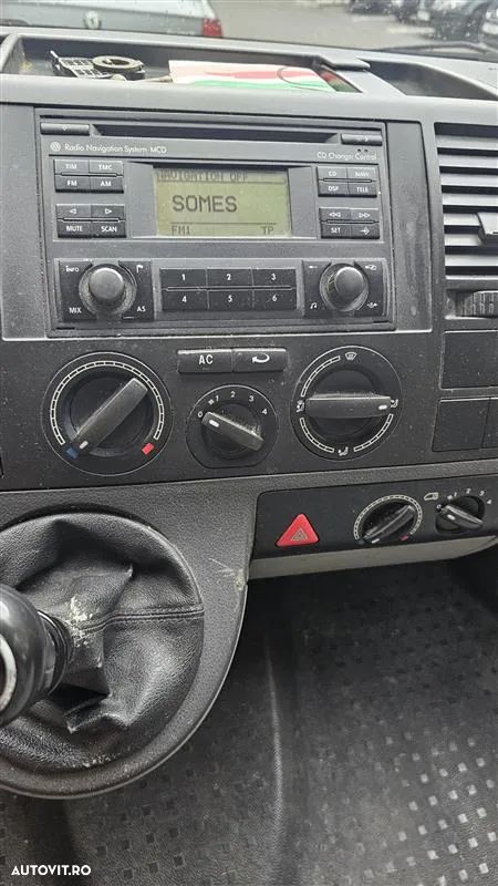 Volkswagen Transporter Caravelle DPF Comfortline Scurt - 7