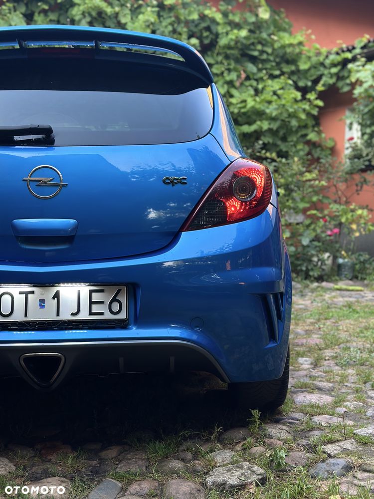 Opel Corsa 1.6T OPC - 11