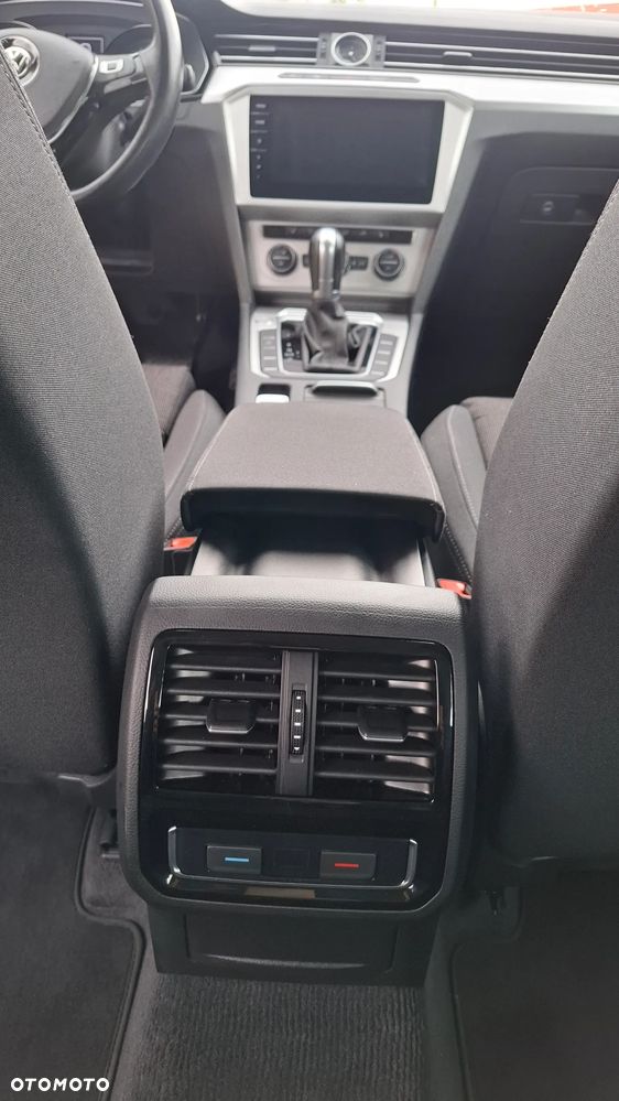 Volkswagen Passat 2.0 TDI (BlueMotion Technology) DSG Comfortline - 12