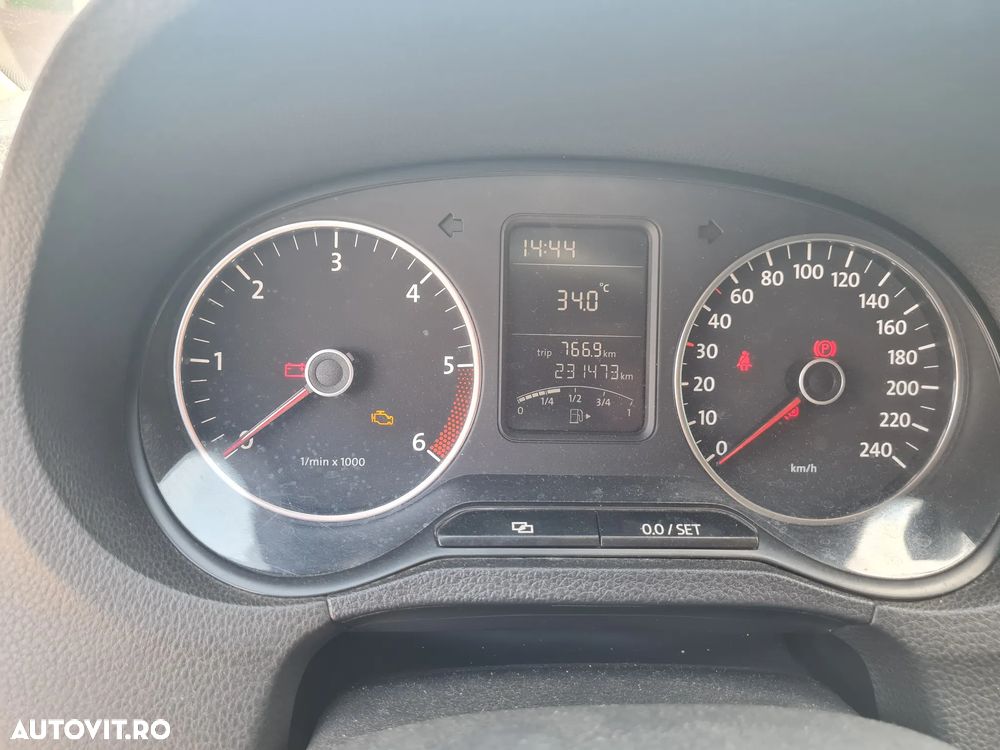 Volkswagen Polo - 9