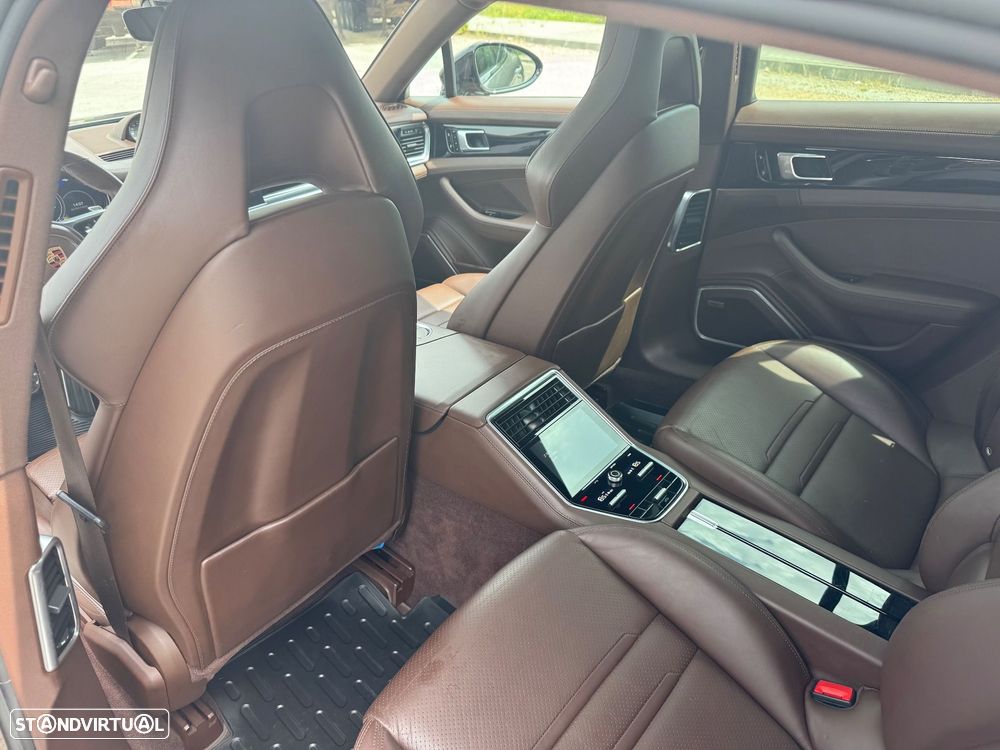 Porsche Panamera 4 E-Hybrid Platinum Edition - 9