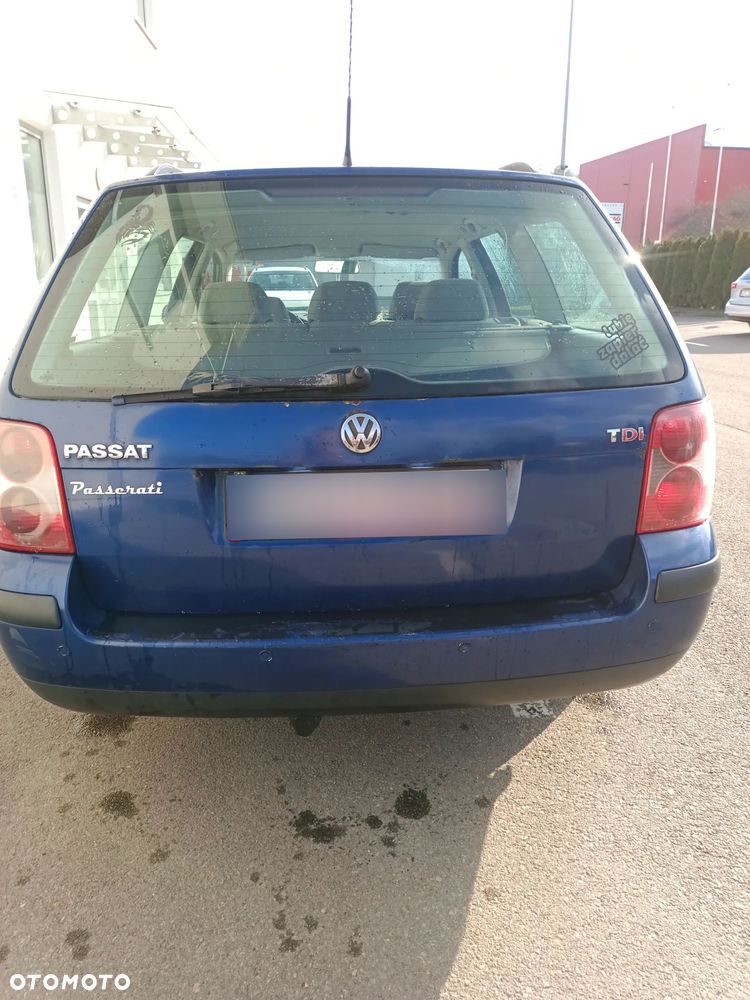 Volkswagen Passat 1.9 TDI Trendline - 4