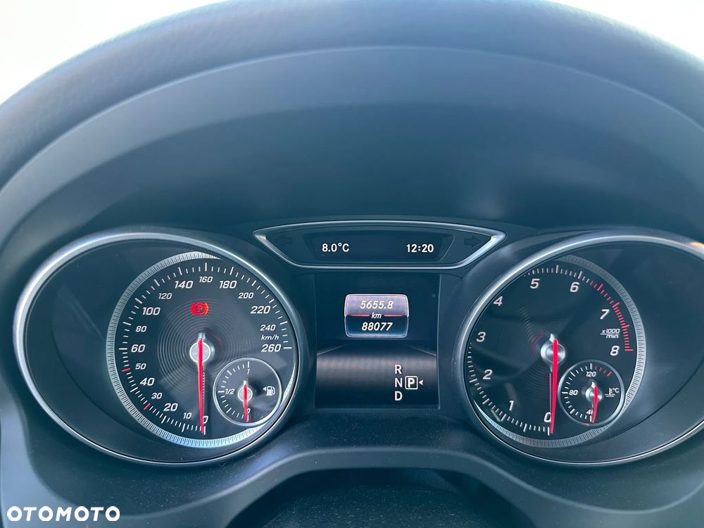 Mercedes-Benz CLA 200 7G-DCT AMG Line - 13