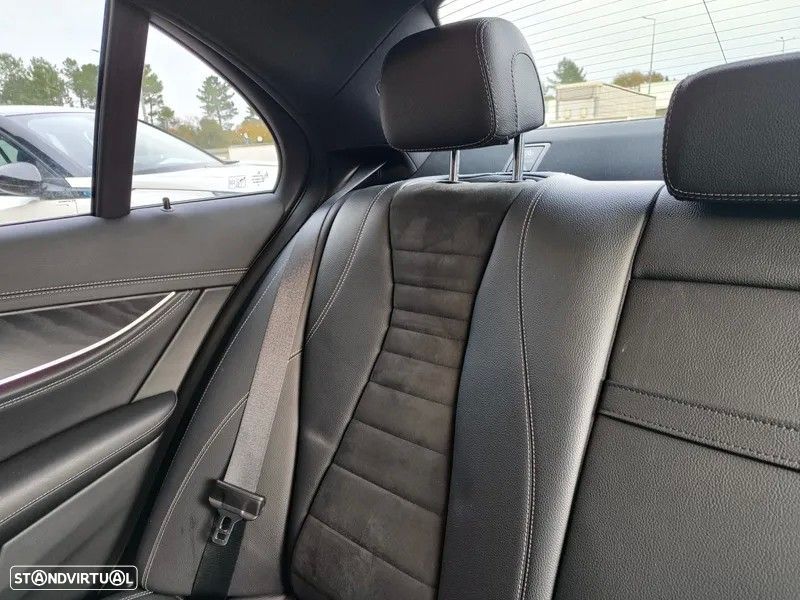 Mercedes-Benz E 300 de AMG Line - 33