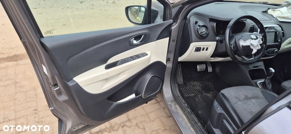 Renault Captur - 16
