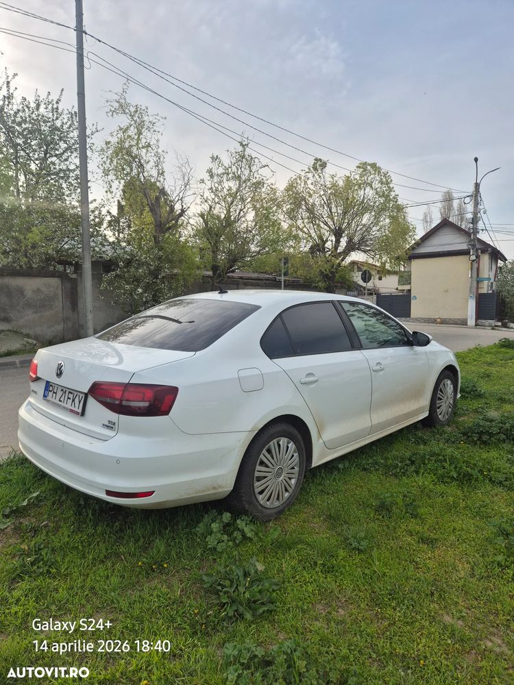 Volkswagen Jetta 2.0 TDI Comfortline - 2