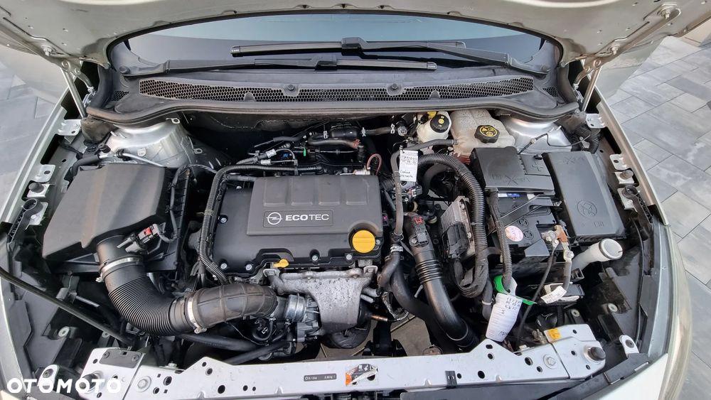 Opel Astra 1.4 T Cosmo - 12