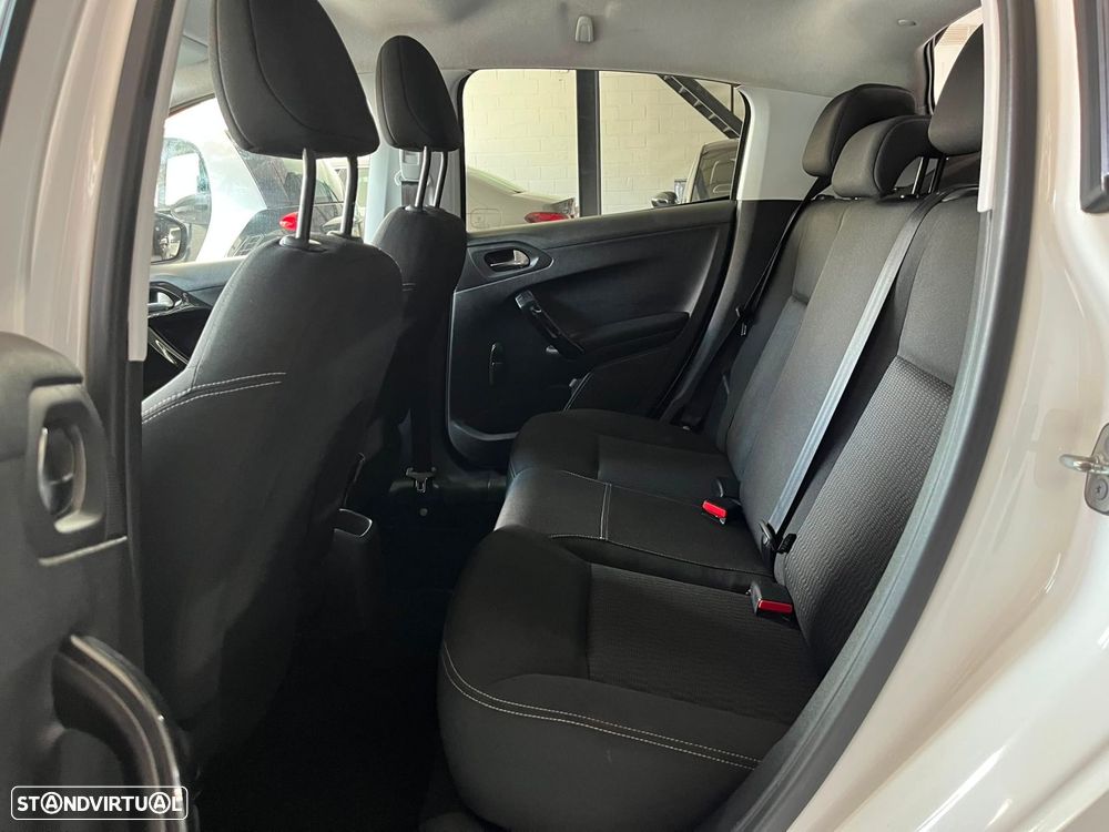 Peugeot 208 1.6 BlueHDi - 13