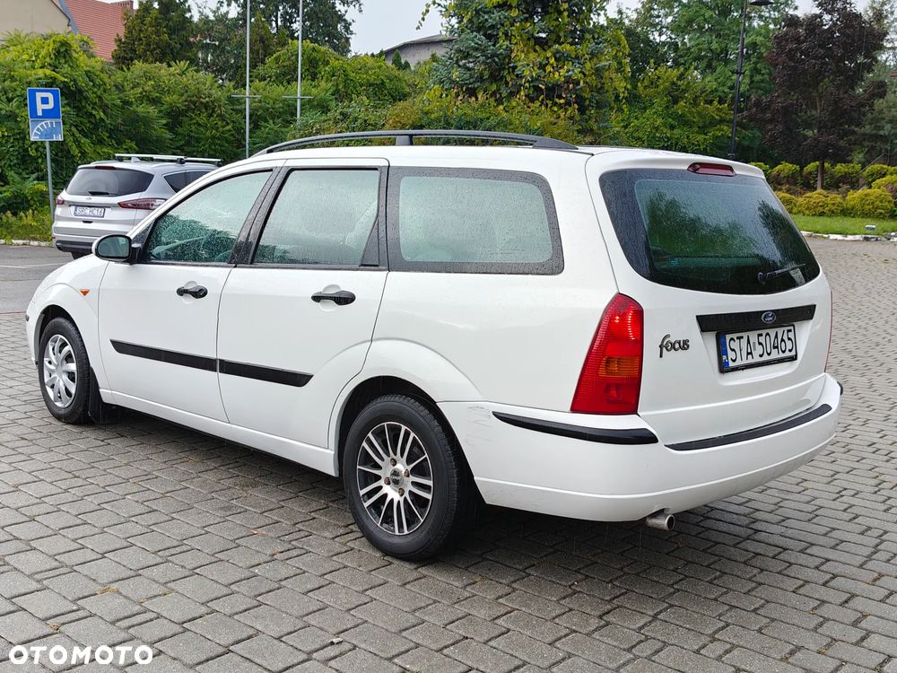 Ford Focus 1.4 Trend - 18
