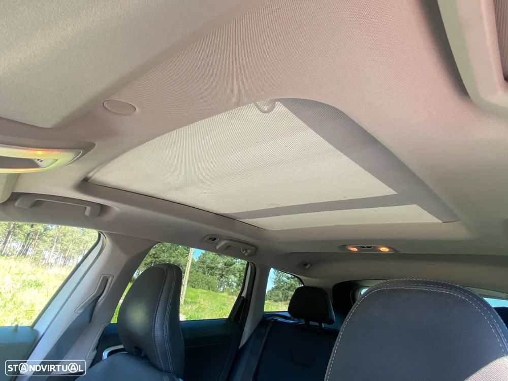 Volvo XC 60 D3 Geartronic Momentum - 23