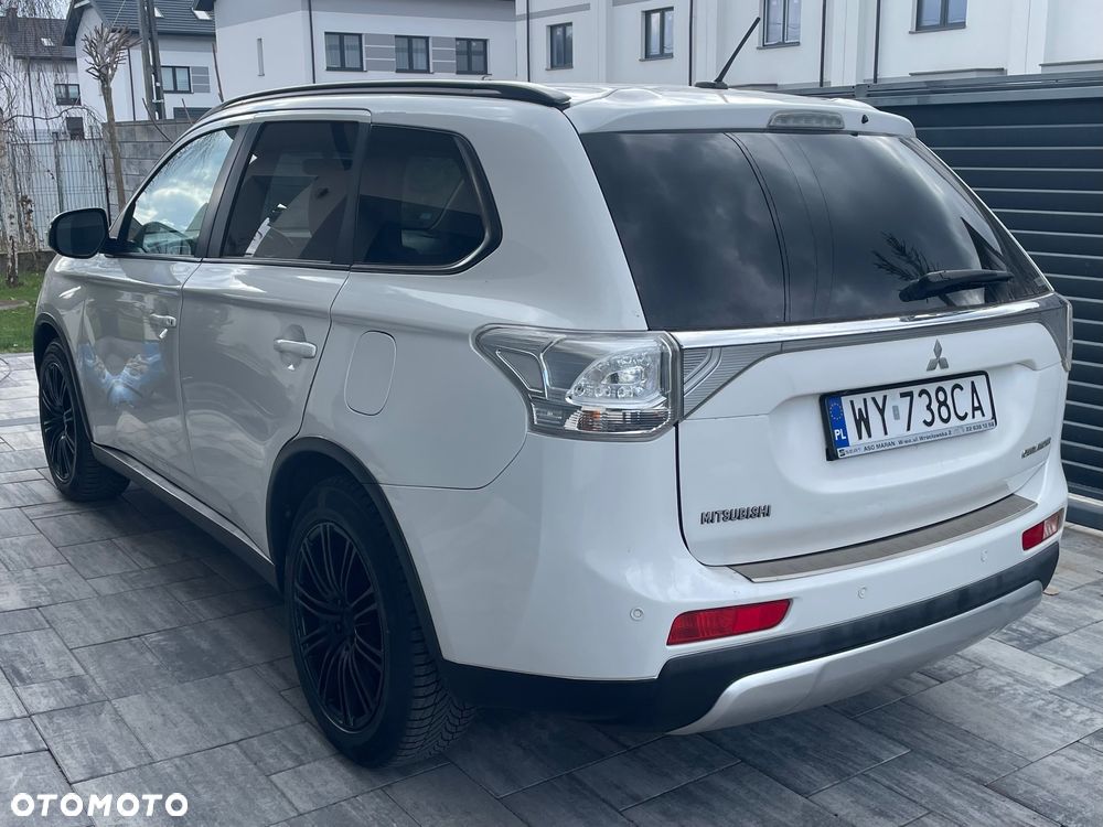 Mitsubishi Outlander - 17