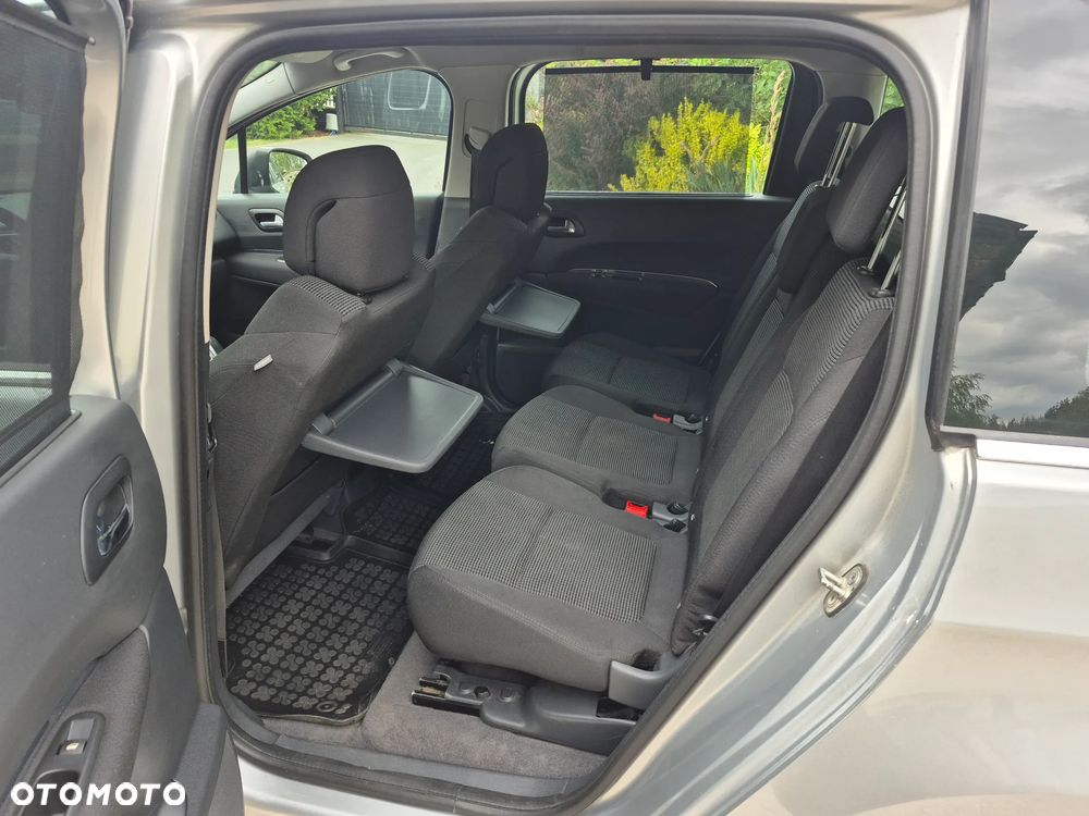 Peugeot 5008 HDI FAP 150 Family Plus - 10