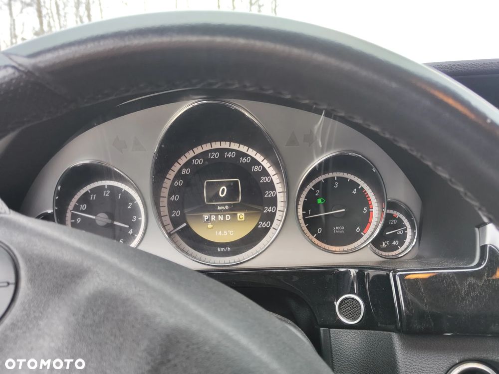 Mercedes-Benz Klasa E 200 CDI DPF BlueEFFICIENCY Automatik Avantgarde - 21