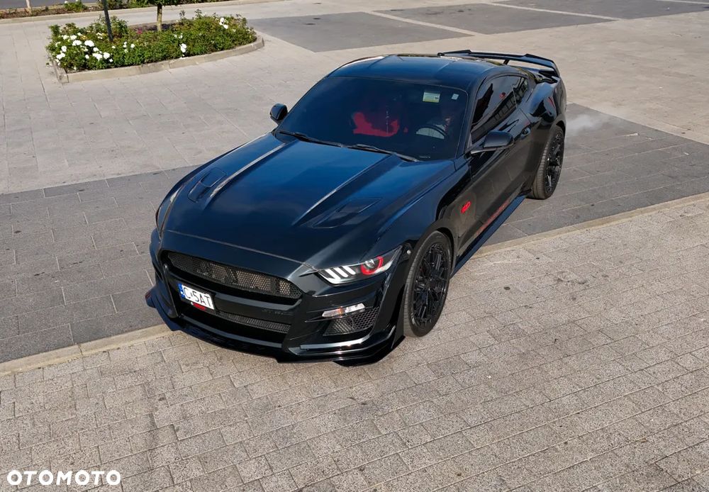Ford Mustang - 4