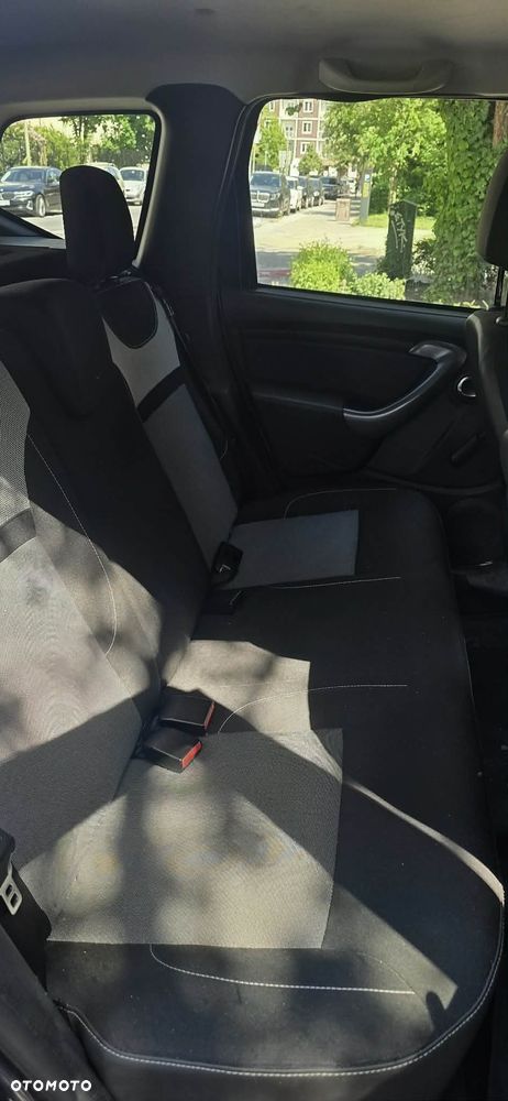Dacia Duster 1.6 SCe Laureate S&S - 6