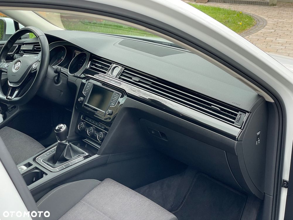 Volkswagen Passat 2.0 TDI BMT Comfortline - 6