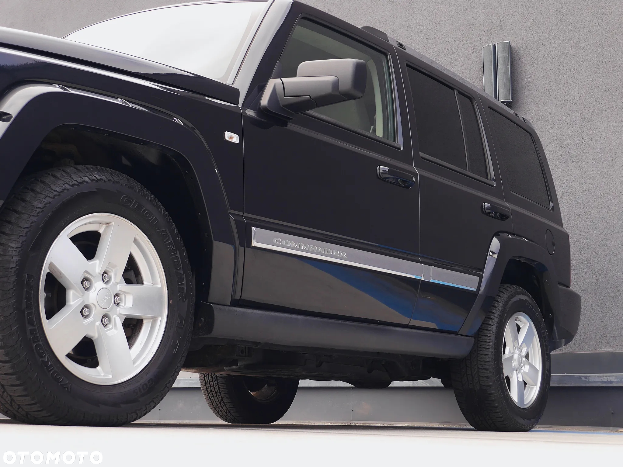 Jeep Commander 3.0 CRD Limited - 34