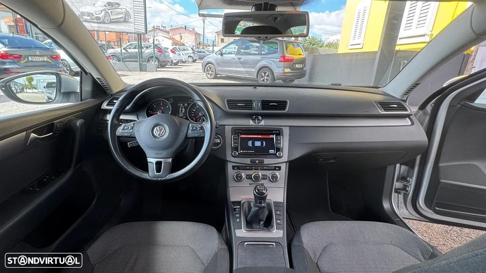 VW Passat 1.6 TDI BlueMotion - 47