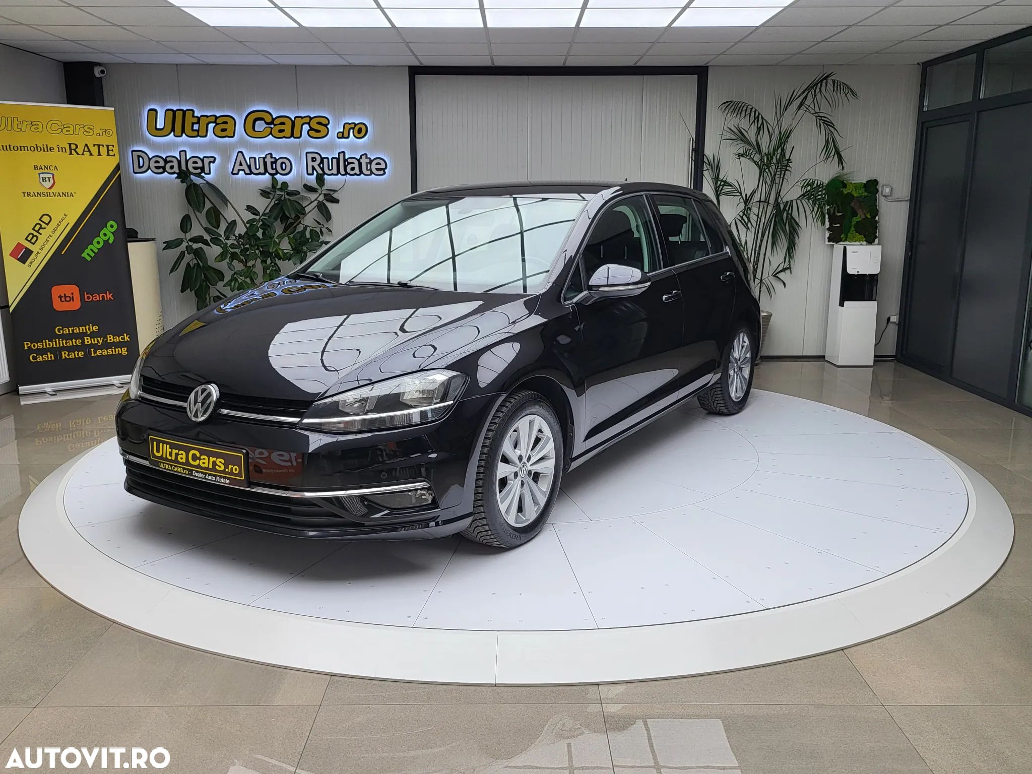 Volkswagen Golf 2.0 TDI DSG Comfortline - 1