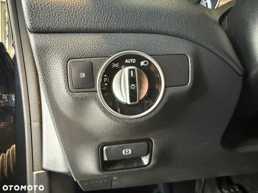 Mercedes-Benz CLA - 21