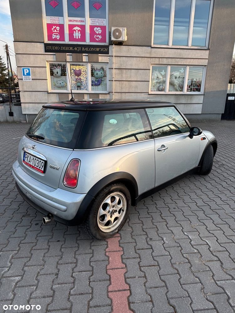 MINI Cooper Standard - 4