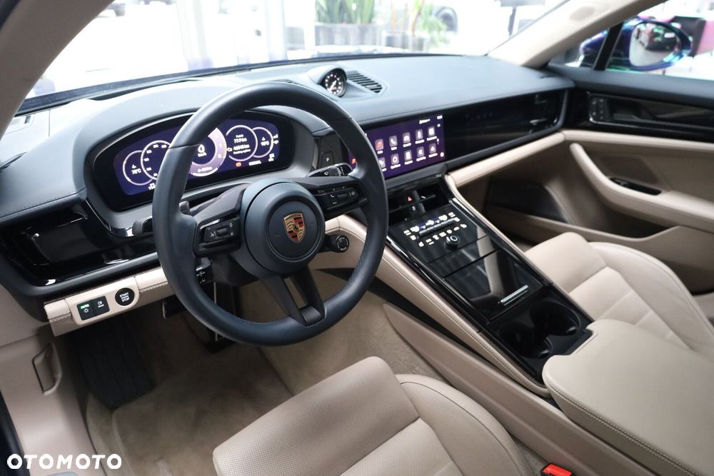 Porsche Panamera 4 - 11