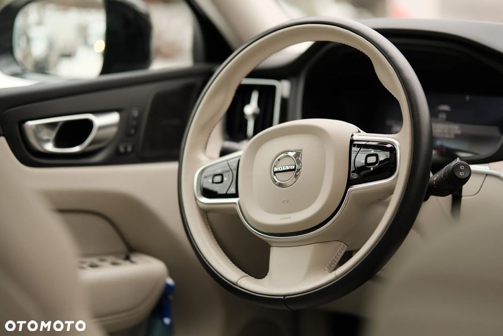 Volvo XC 60 B4 B Plus Dark - 7