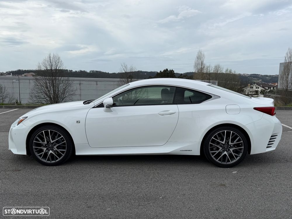 Lexus RC 300h F Sport - 3