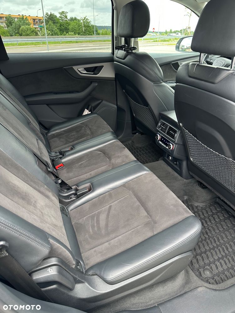 Audi Q7 - 24