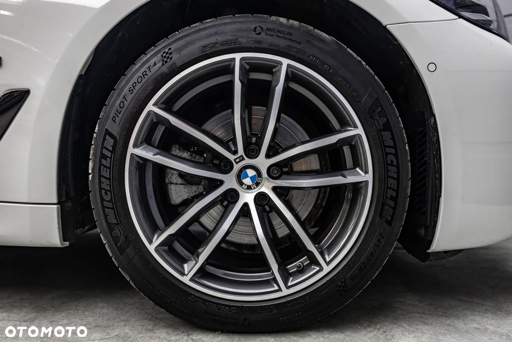 BMW Seria 5 520d xDrive mHEV M Sport sport - 12